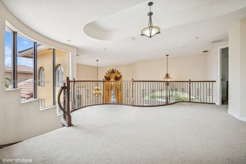 House in Miramar, Florida 5 bedrooms, 399.02 sq.m. № 1671240 - photo 2