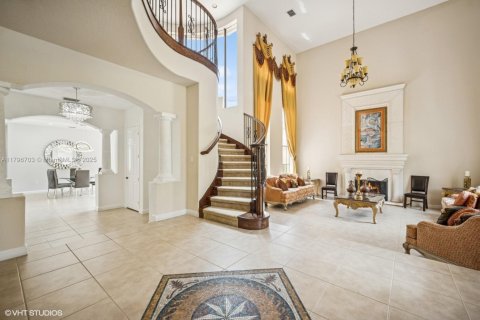 House in Miramar, Florida 5 bedrooms, 399.02 sq.m. № 1671240 - photo 5