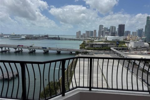 Condo in Miami, Florida, 1 bedroom  № 1878017 - photo 3