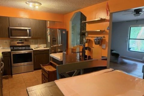 Casa en venta en West Palm Beach, Florida, 3 dormitorios, 113.53 m2 № 2055792 - foto 4