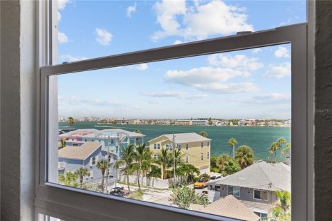 Copropriété à vendre à Saint Pete Beach, Floride: 2 chambres, 124.49 m2 № 2308291 - photo 26