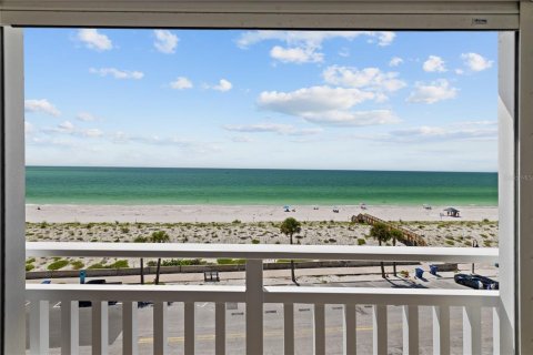 Copropriété à vendre à Saint Pete Beach, Floride: 2 chambres, 124.49 m2 № 2308291 - photo 2