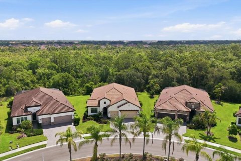 House in Bradenton, Florida 4 bedrooms, 256.22 sq.m. № 2096996 - photo 5