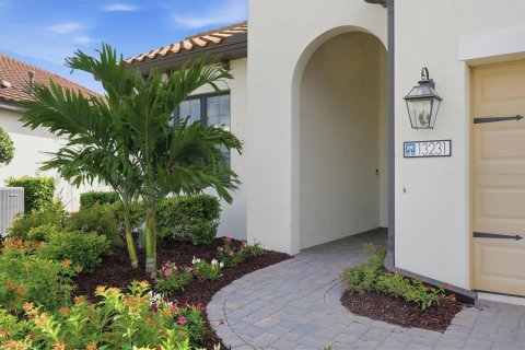 House in Bradenton, Florida 4 bedrooms, 256.22 sq.m. № 2096996 - photo 7