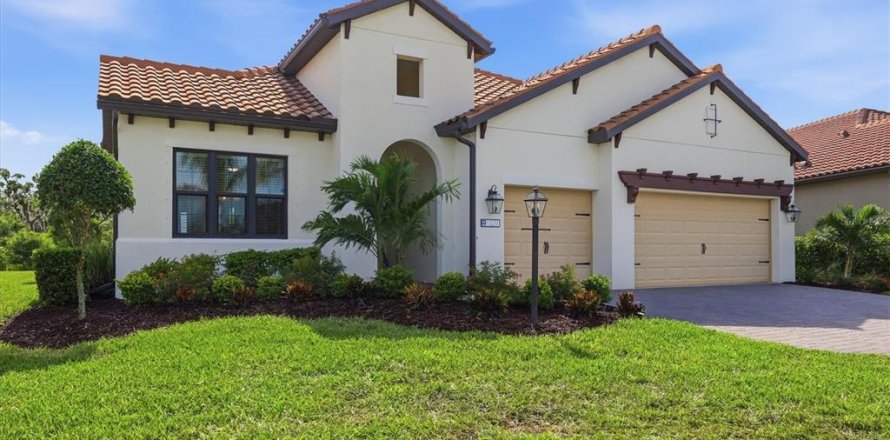 House in Bradenton, Florida 4 bedrooms, 256.22 sq.m. № 2096996