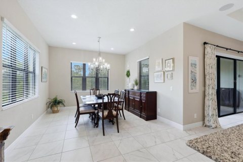 House in Bradenton, Florida 4 bedrooms, 256.22 sq.m. № 2096996 - photo 22