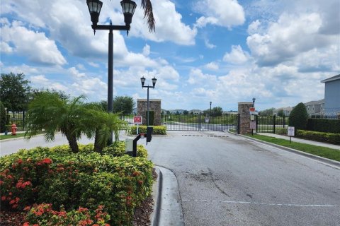 Townhouse in Davenport, Florida 4 bedrooms, 187.11 sq.m. № 1724343 - photo 29