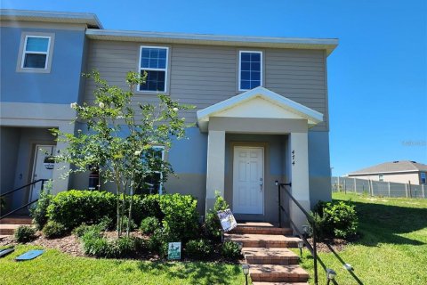 Townhouse in Davenport, Florida 4 bedrooms, 187.11 sq.m. № 1724343 - photo 4