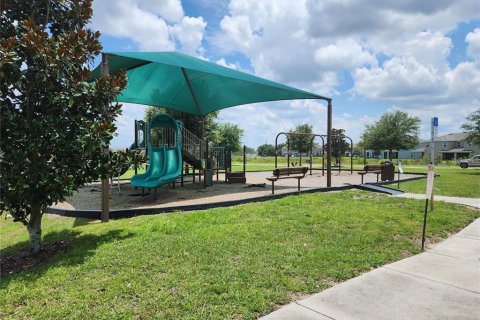 Townhouse in Davenport, Florida 4 bedrooms, 187.11 sq.m. № 1724343 - photo 25