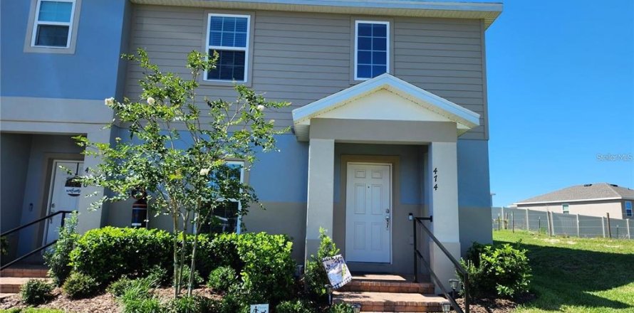 Townhouse in Davenport, Florida 4 bedrooms, 187.11 sq.m. № 1724343