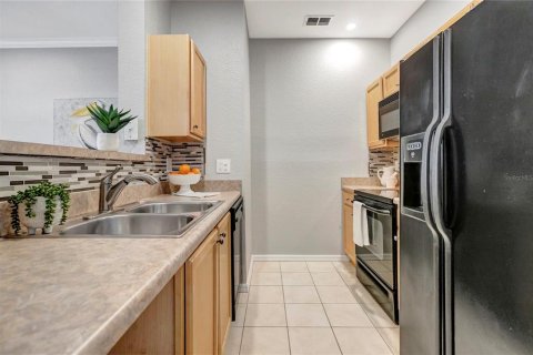 Condo in Tampa, Florida, 1 bedroom  № 1827267 - photo 7