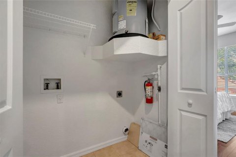 Condo in Tampa, Florida, 1 bedroom  № 1827267 - photo 24