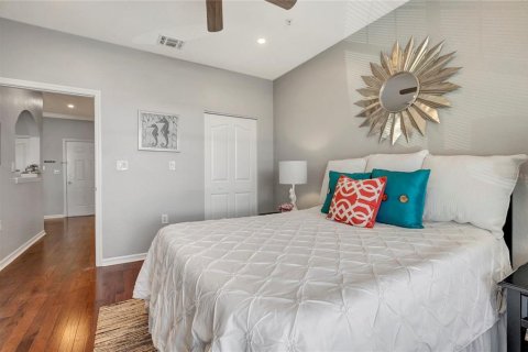 Condo in Tampa, Florida, 1 bedroom  № 1827267 - photo 28