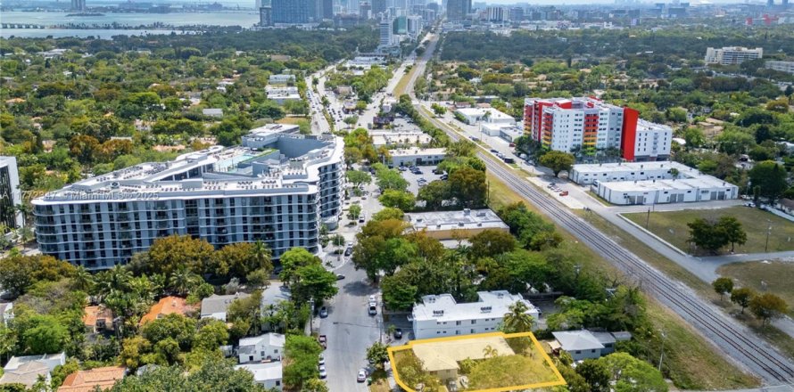Immobilier commercial à Miami, Floride № 1692017