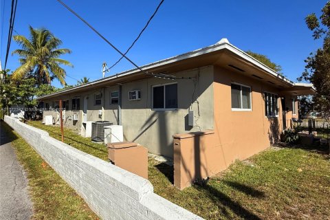 Immobilier commercial à vendre à Miami, Floride № 1692017 - photo 5