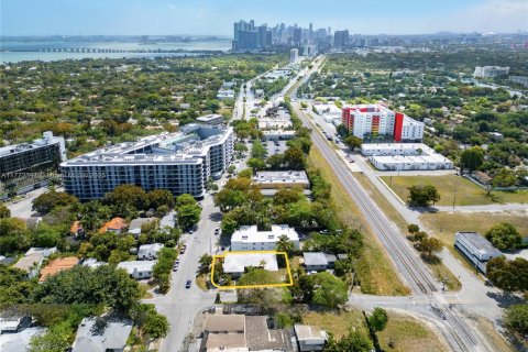 Immobilier commercial à vendre à Miami, Floride № 1692017 - photo 9