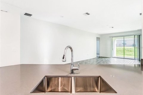 Villa ou maison à vendre à Haines City, Floride: 4 chambres, 193.24 m2 № 1901398 - photo 8