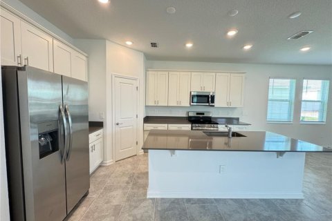 Casa en alquiler en Apopka, Florida, 4 dormitorios, 228.73 m2 № 1877014 - foto 4