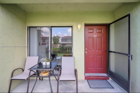 Appartement à louer à Coral Springs, Floride: 2 chambres, 80.82 m2 № 2024206 - photo 2