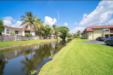 Appartement à louer à Coral Springs, Floride: 2 chambres, 80.82 m2 № 2024206 - photo 3