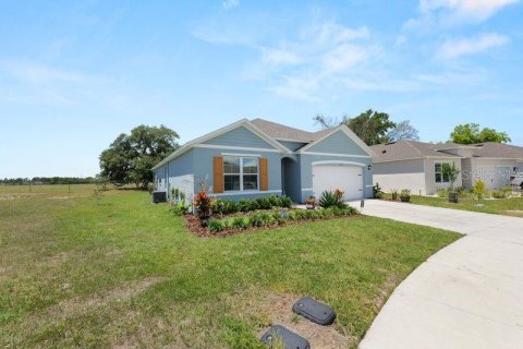 Villa ou maison à louer à Haines City, Floride: 4 chambres, 175.31 m2 № 2107185 - photo 3