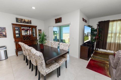 Villa ou maison à louer à Haines City, Floride: 4 chambres, 175.31 m2 № 2107185 - photo 17