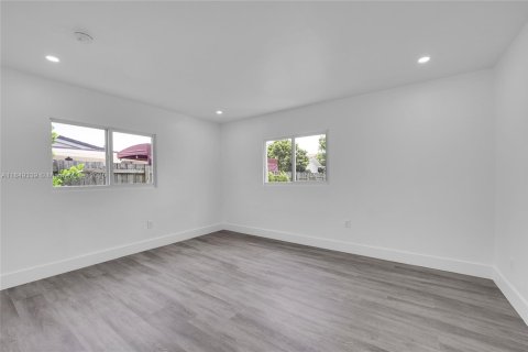 House in Miami, Florida 3 bedrooms, 127.83 sq.m. № 1852019 - photo 17