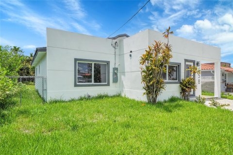 House in Miami, Florida 3 bedrooms, 127.83 sq.m. № 1852019 - photo 2