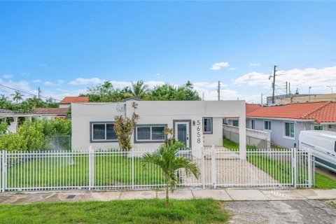 House in Miami, Florida 3 bedrooms, 127.83 sq.m. № 1852019 - photo 27