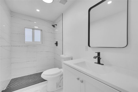 House in Miami, Florida 3 bedrooms, 127.83 sq.m. № 1852019 - photo 16