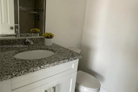 Снять в аренду кондоминиум в Корал-Спрингс, Флорида 2 спальни, 74.32м2, № 2007311 - фото 13