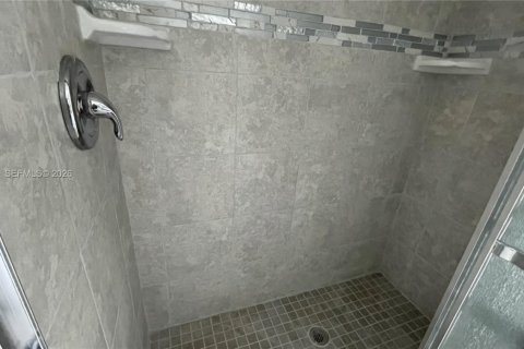 Снять в аренду кондоминиум в Корал-Спрингс, Флорида 2 спальни, 74.32м2, № 2007311 - фото 10