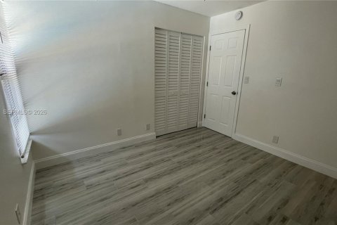 Снять в аренду кондоминиум в Корал-Спрингс, Флорида 2 спальни, 74.32м2, № 2007311 - фото 12