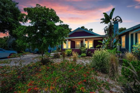 House in Saint Petersburg, Florida 2 bedrooms, 101.64 sq.m. № 2206909 - photo 4