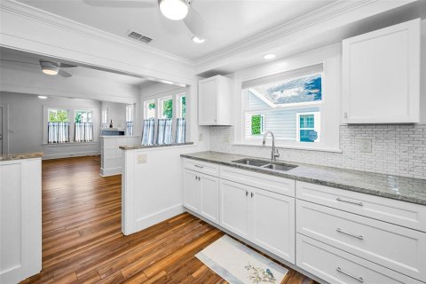House in Saint Petersburg, Florida 2 bedrooms, 101.64 sq.m. № 2206909 - photo 27