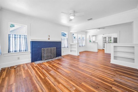 House in Saint Petersburg, Florida 2 bedrooms, 101.64 sq.m. № 2206909 - photo 9