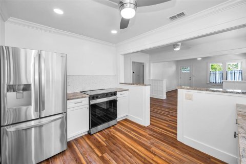 House in Saint Petersburg, Florida 2 bedrooms, 101.64 sq.m. № 2206909 - photo 28