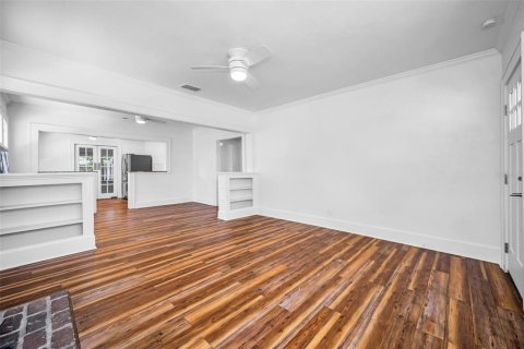 House in Saint Petersburg, Florida 2 bedrooms, 101.64 sq.m. № 2206909 - photo 11