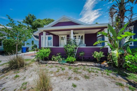 House in Saint Petersburg, Florida 2 bedrooms, 101.64 sq.m. № 2206909 - photo 2