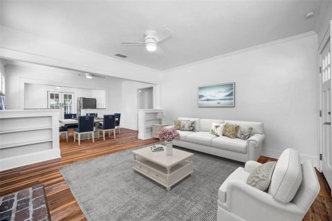 House in Saint Petersburg, Florida 2 bedrooms, 101.64 sq.m. № 2206909 - photo 14