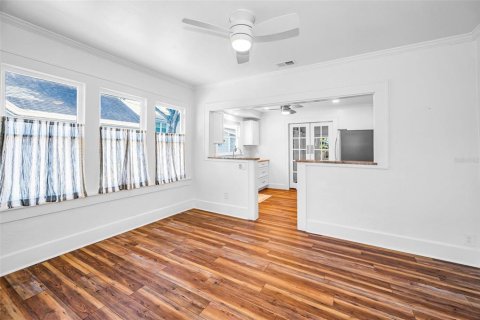 House in Saint Petersburg, Florida 2 bedrooms, 101.64 sq.m. № 2206909 - photo 21