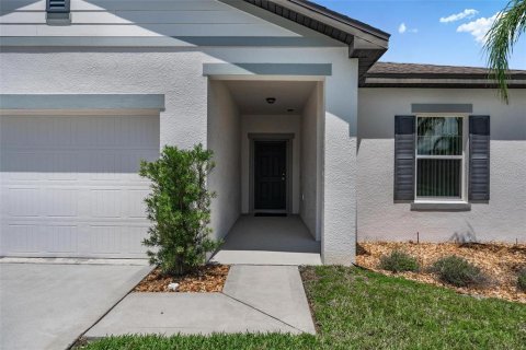 House in New Smyrna Beach, Florida 4 bedrooms, 169.55 sq.m. № 2217196 - photo 2