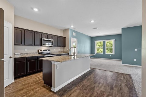 House in New Smyrna Beach, Florida 4 bedrooms, 169.55 sq.m. № 2217196 - photo 17
