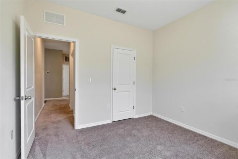House in New Smyrna Beach, Florida 4 bedrooms, 169.55 sq.m. № 2217196 - photo 15