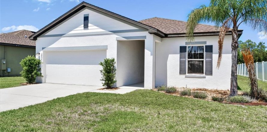 House in New Smyrna Beach, Florida 4 bedrooms, 169.55 sq.m. № 2217196