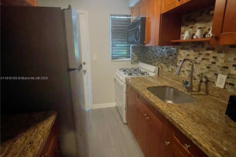 Casa en alquiler en Miami Beach, Florida № 2019358 - foto 5