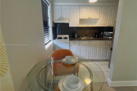 Casa en alquiler en Miami Beach, Florida № 2019358 - foto 16