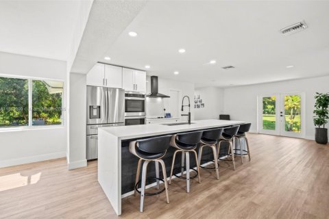 Купить виллу или дом в Саутвест-Ранчес, Флорида 4 спальни, 231.51м2, № 1981352 - фото 8