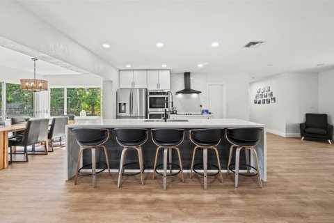 Купить виллу или дом в Саутвест-Ранчес, Флорида 4 спальни, 231.51м2, № 1981352 - фото 3