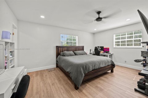 Купить виллу или дом в Саутвест-Ранчес, Флорида 4 спальни, 231.51м2, № 1981352 - фото 15